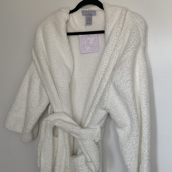 Plush white robes size XL new - Picture 3 of 3
